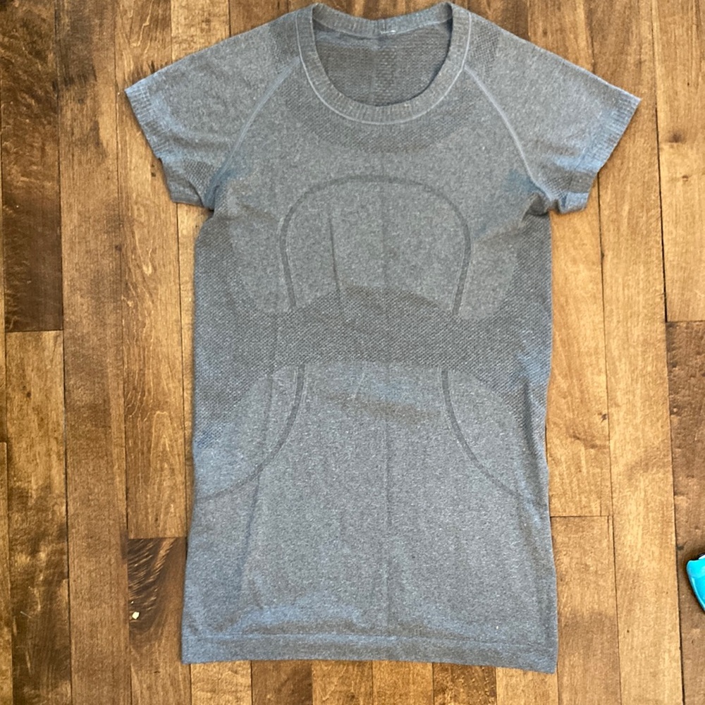 Lululemon top